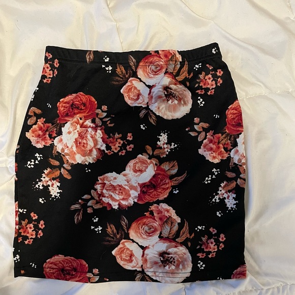 Floral skirt - Picture 1 of 1